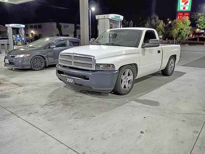 2001 Dodge Ram 1500 - SLT Pickup 2D 6 1\/3 ft