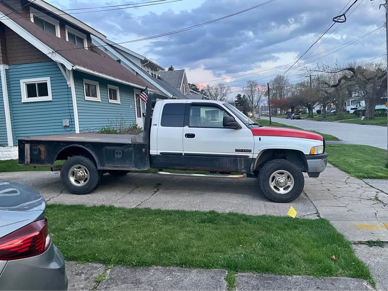 2001 Dodge Ram 2500 Club Cab - Long Bed