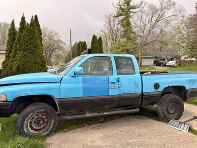 1996 Dodge Ram 1500 Club Cab - Long Bed