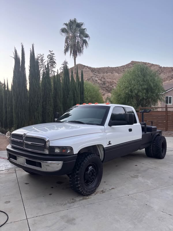 1999 Dodge Ram 3500 Club Cab - Extended cabin