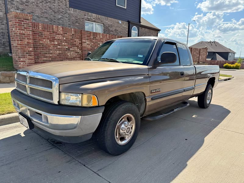 2001 Dodge Ram 2500 - SLT Pickup 4D 8 ft