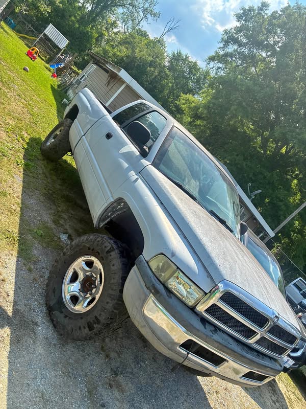 1999 Dodge Ram 2500 Club Cab - Long Bed