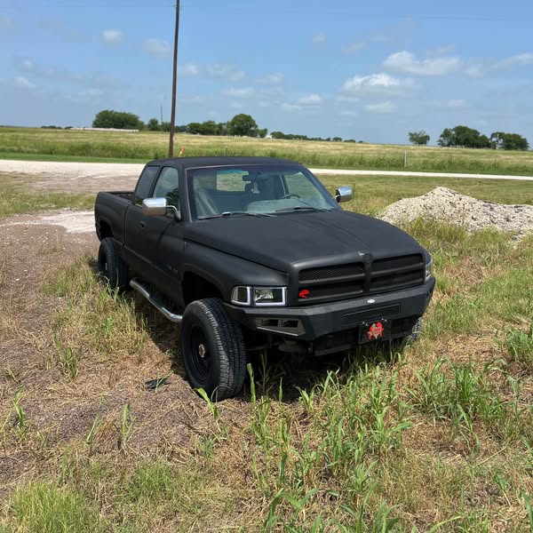 1997 Dodge Ram 1500 Club Cab - Short Bed