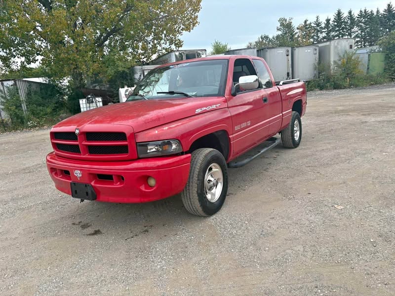 1999 Dodge Ram 1500 Club Cab - Short Bed