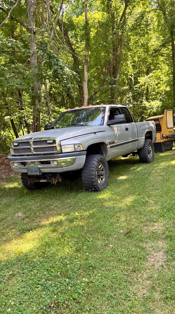 2001 Dodge Ram 2500 Club Cab - Short Bed