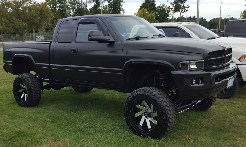2001 Dodge Ram 1500 Club Cab - Short Bed