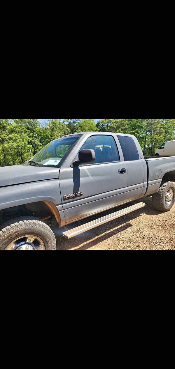 1998 Dodge Ram 2500 Club Cab - Short Bed