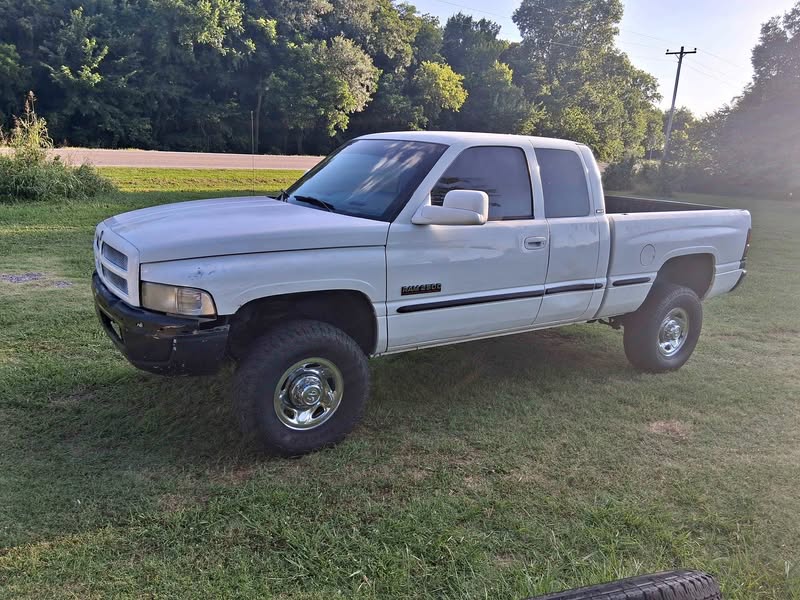 1999 Dodge Ram 2500 Club Cab - Short Bed