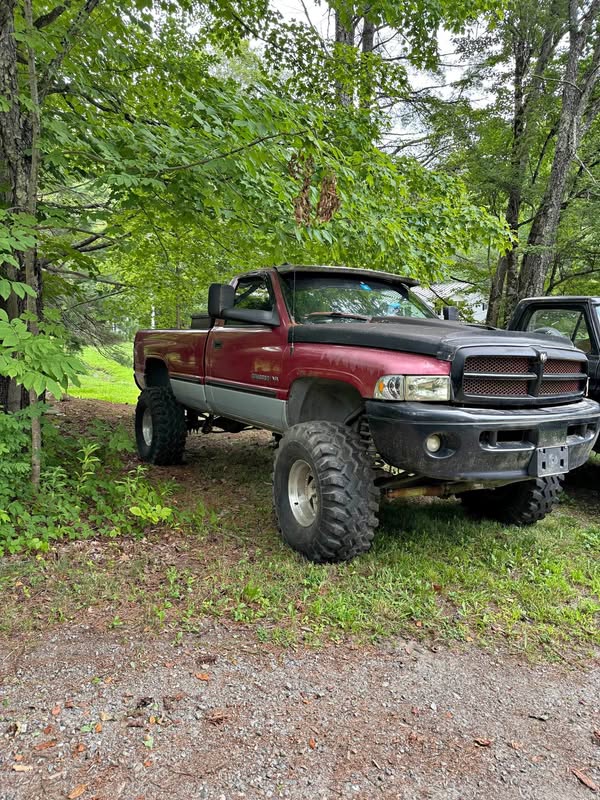 1999 Dodge Ram 2500 - SLT Pickup 2D 8 ft