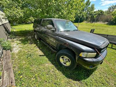 1999 Dodge Ram 1500 Quad Cab - SXT Pickup 4D 6 1\/4 ft