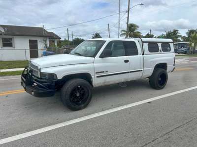 2001 Dodge ram magnum v8-5.9l 360 - Lifted very well maintained 4500