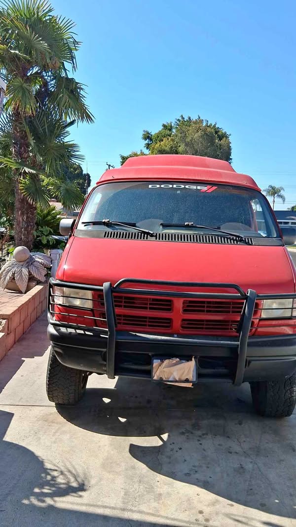 1996 Dodge Ram Van 1500 - Van