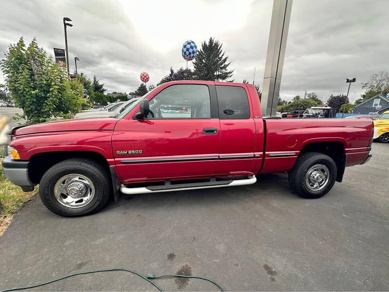 1999 Dodge Ram 2500 Club Cab - Short Bed