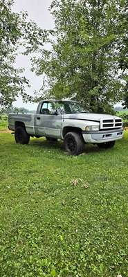 1997 Dodge Ram 1500 Regular Cab - Short Bed