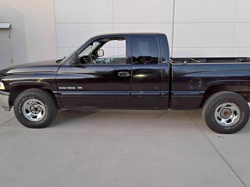 1998 Dodge Ram 1500 Crew Cab - SLT Pickup 4D 5 1\/2 ft