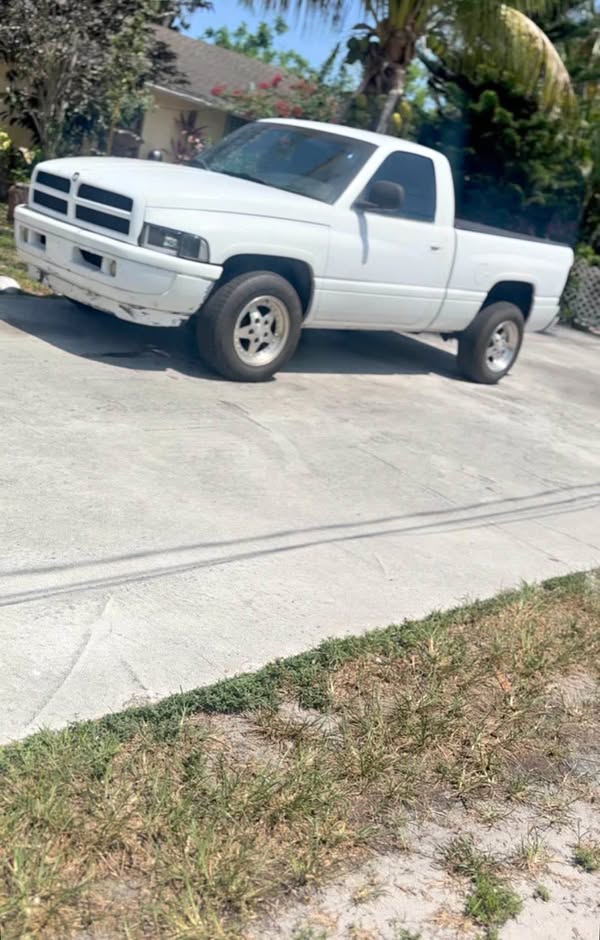 1998 Dodge Ram 1500 Regular Cab - Short Bed