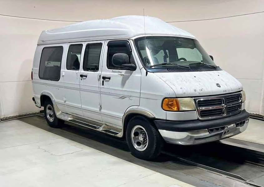 2001 Dodge Ram Van 1500 - Van