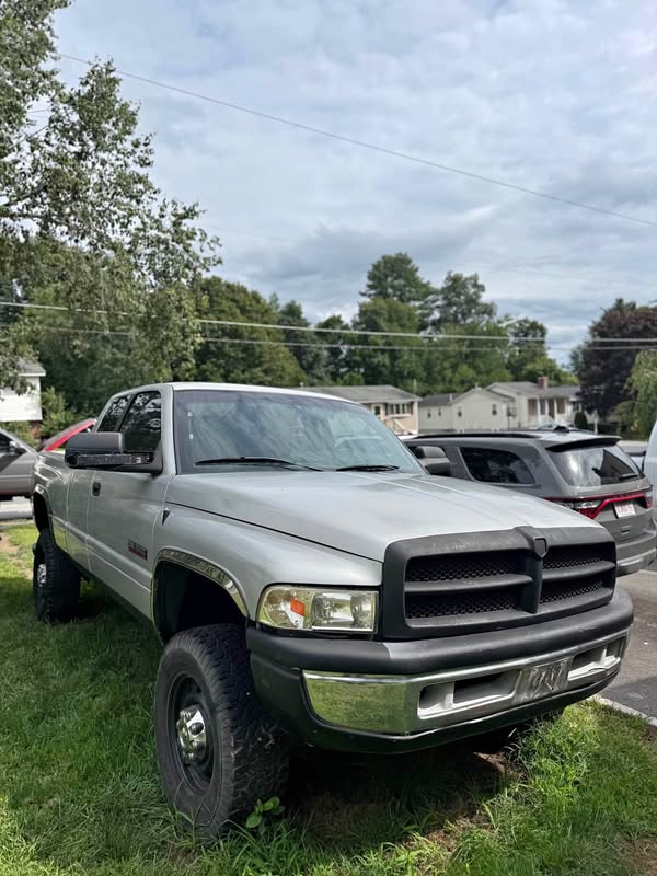 2001 Dodge Ram 2500 Quad Cab - Laramie Pickup 4D 6 1\/4 ft