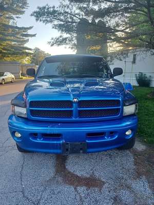 2001 Dodge Ram 1500 - SLT Pickup 2D 8 ft