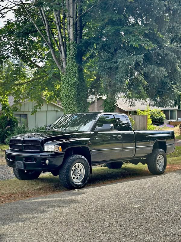 1999 Dodge Ram 2500 4x4 Cummins Black Sport Edition