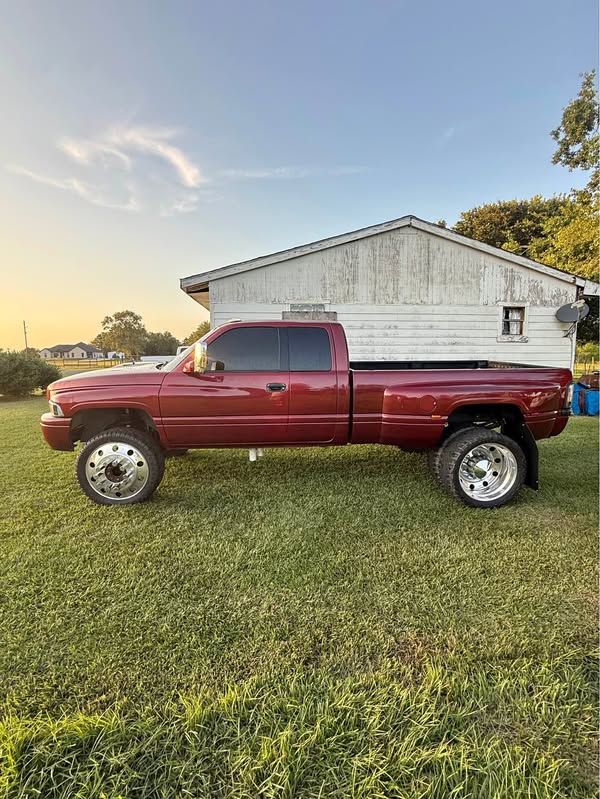 2001 Dodge Ram 3500 - Laramie Pickup 4D 6 1\/4 ft