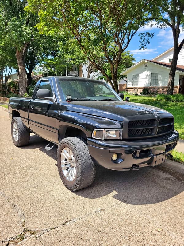 2001 Dodge Ram 1500 - Laramie Pickup 2D 6 1\/4 ft