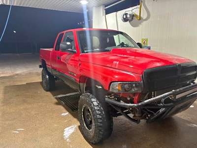 2001 Dodge Ram 1500 Club Cab - Short Bed