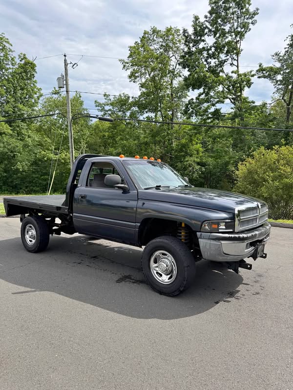 1999 Dodge Ram 2500 - Cummins diesel flat bed