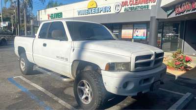 2000 Dodge Ram 1500 Crew Cab - 4x4