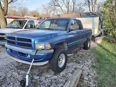 1998 Dodge Ram 1500 Club Cab - Short Bed