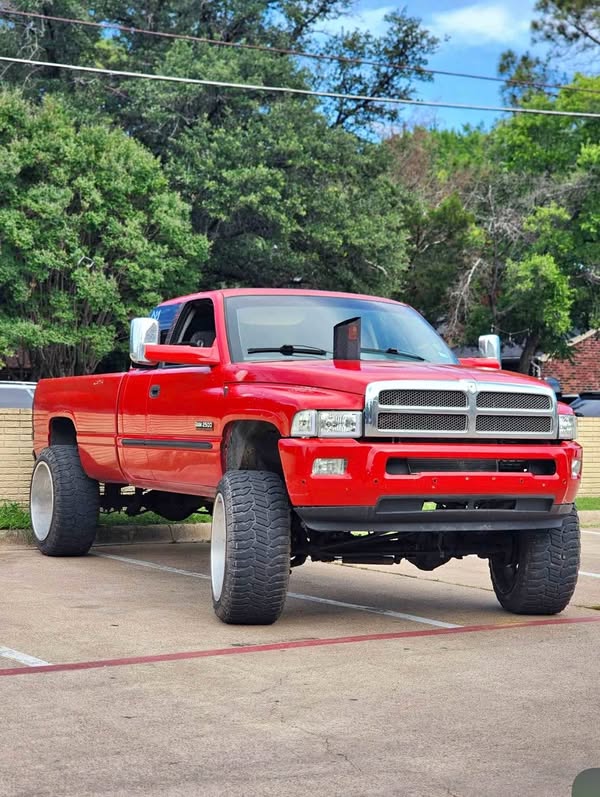 1999 Dodge Ram 2500 Quad Cab - SLT Pickup 4D 8 ft