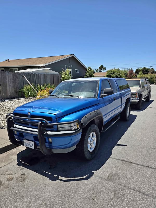 1998 Dodge Ram 1500 - ST Pickup 4D 6 1\/4 ft