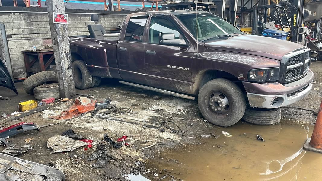 2005 Dodge Ram 3500 - SXT Pickup 4D 8 ft