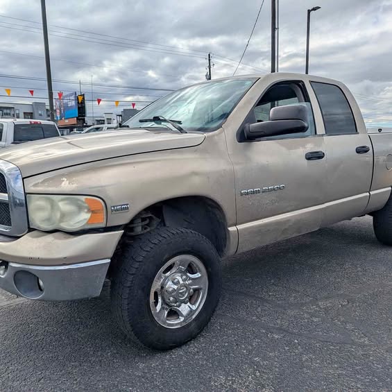 2004 Dodge Ram 2500 Crew Cab - SLT Pickup 4D 6 1\/3 ft