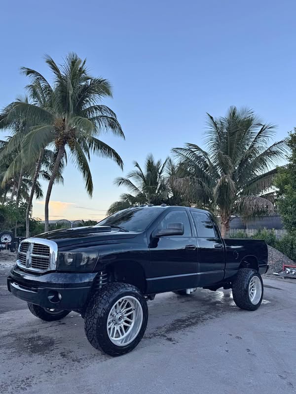 2006 Dodge Ram 2500 - SLT Pickup 4D 6 1\/3 ft