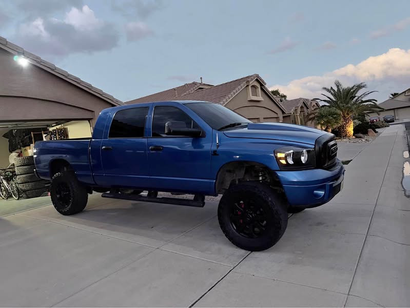 2008 Dodge Ram 2500 Mega Cab - SLT Pickup 4D 6 1\/3 ft