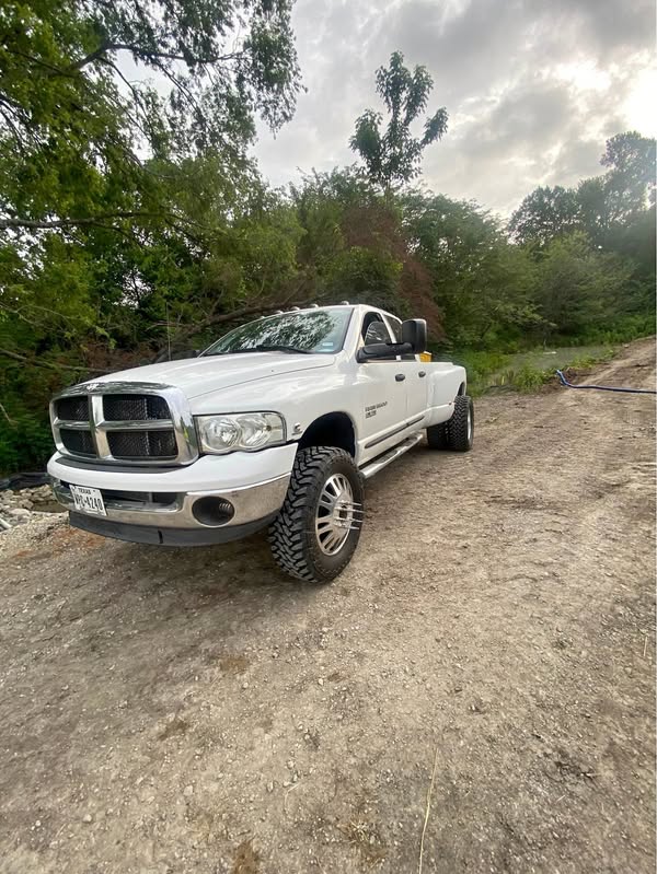 2005 Dodge Ram 3500 Crew Cab - SLT Pickup 4D 8 ft