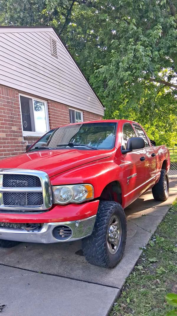 2005 Dodge Ram 2500 Crew Cab - SLT Pickup 4D 6 1\/3 ft