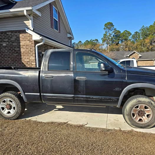 2005 Dodge Ram 2500 Quad Cab - ST Pickup 4D 6 1\/4 ft