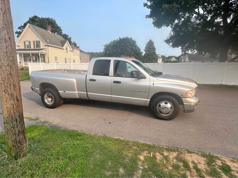 2005 Dodge Ram 3500 Quad Cab - SLT Pickup 4D 8 ft