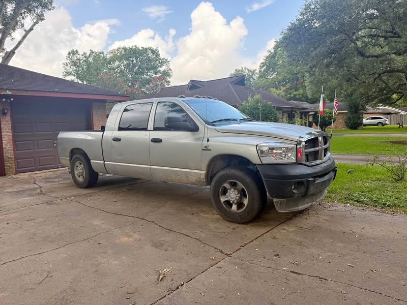 2006 Dodge Ram 2500 Mega Cab - SLT Pickup 4D 6 1\/4 ft