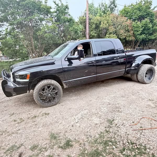 2009 Dodge Ram 3500 Mega Cab - SXT Pickup 4D 6 1\/4 ft