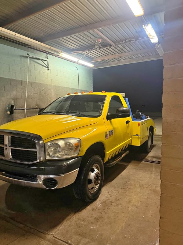 2009 Dodge Ram 3500 Regular Cab & Chassis - 143.5\