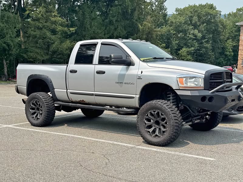 2006 Dodge Ram 2500 Quad Cab - SLT