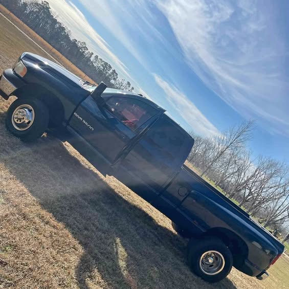 2003 Dodge Ram 3500 Crew Cab - SLT Pickup 4D 6 1\/3 ft