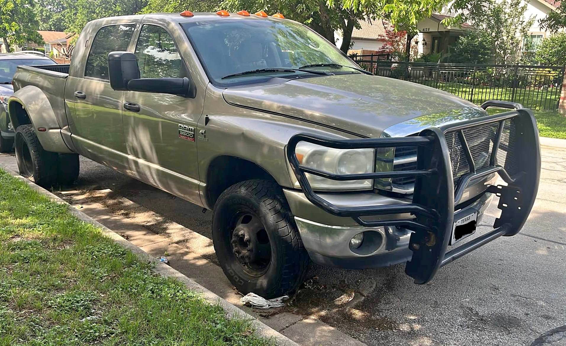 2008 Dodge Ram 3500 Mega Cab - SLT Pickup 4D 6 1\/4 ft