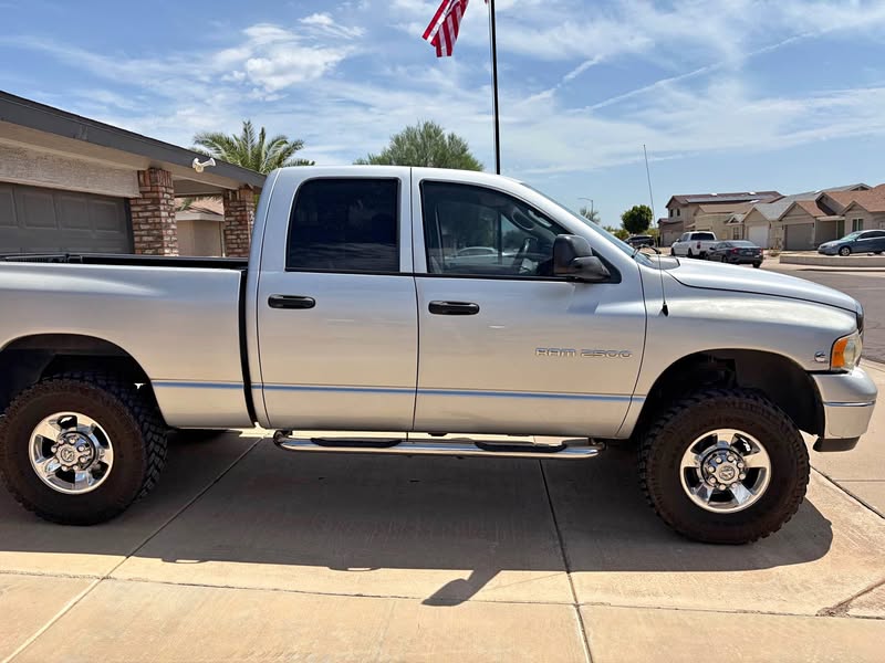 2004 Dodge Ram 2500 Crew Cab - SLT Pickup 4D 6 1\/3 ft