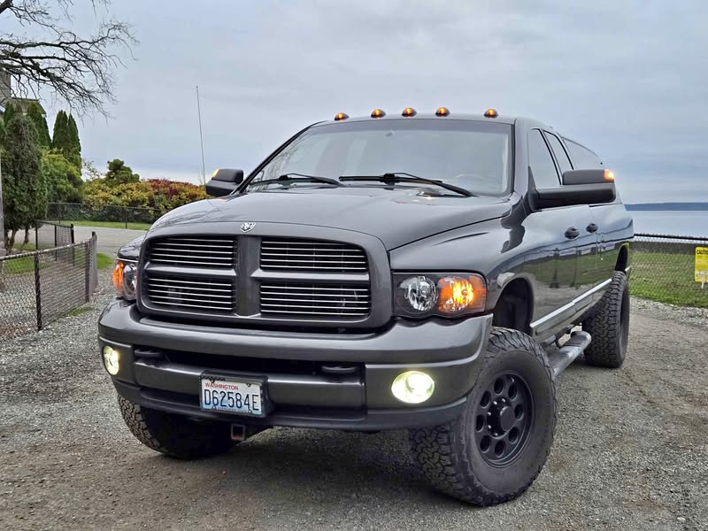 2004 Dodge Ram 2500 Quad Cab - SLT Pickup 4D 8 ft
