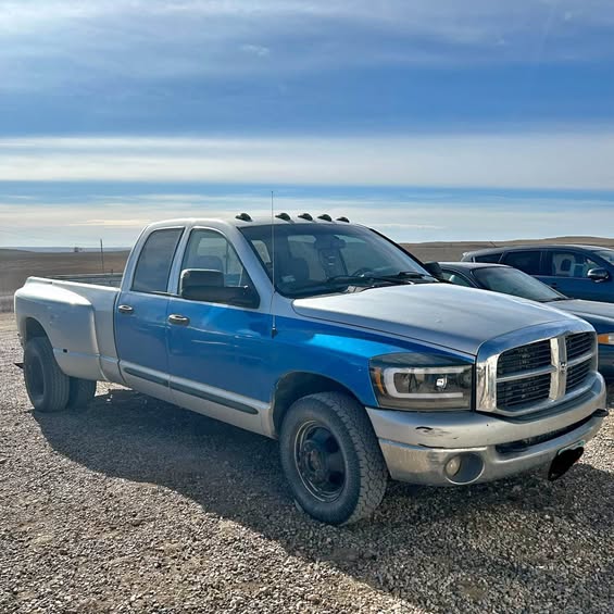 2006 Dodge Ram 2500 Regular Cab & Chassis