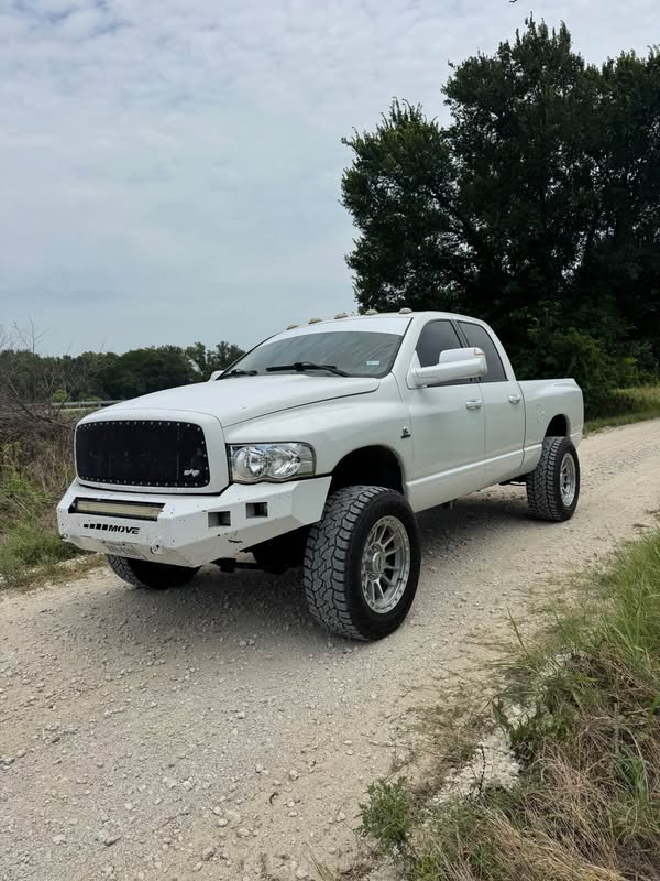 2004 Dodge Ram 2500 Crew Cab - SLT Pickup 4D 6 1\/3 ft